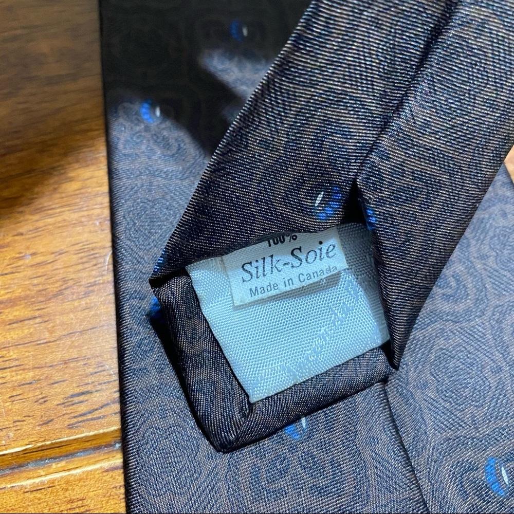 Oscar de la Renta Necktie 100% Silk Made in Canada - Picture 7 of 7